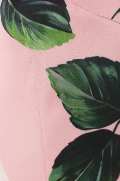 abito a tubino in raso stampa rose