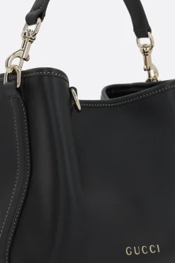 borsa a secchiello GG Emblem mini in pelle liscia