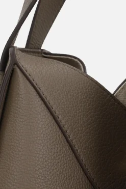 borsa compatta Hammock in pelle martellata