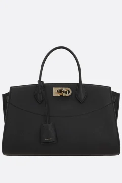 borsa New Ferragamo Studio soft large in pelle martellata