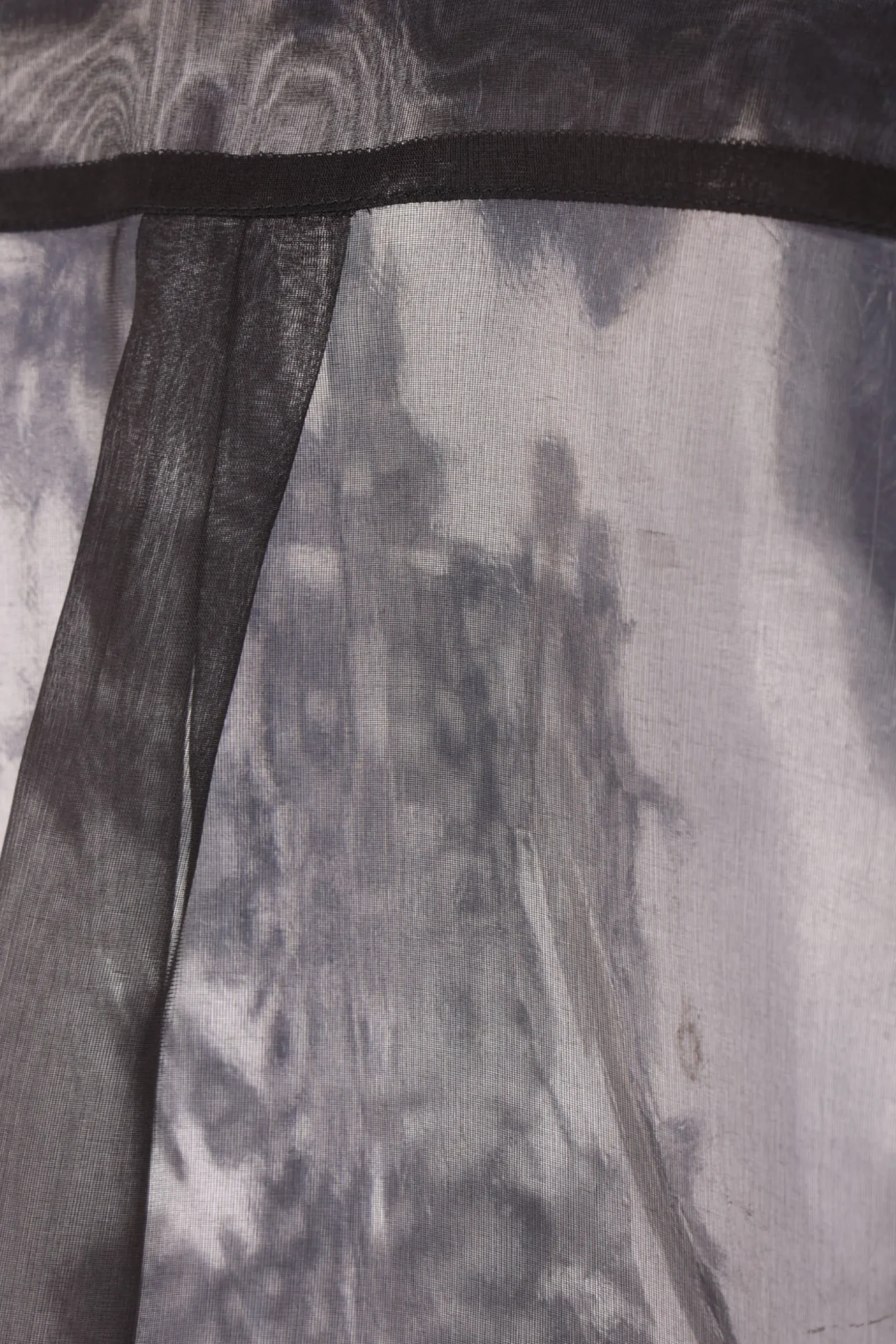 camicia in organza con ricami