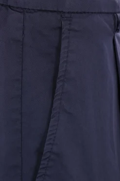 pantalone con pinces in cotone stretch