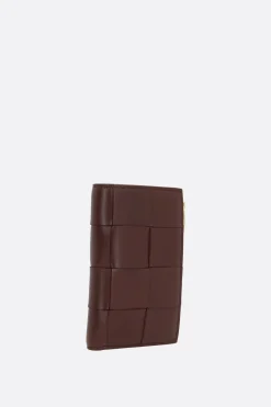 portafogli bi-fold medio Cassette in Maxi Intrecciato nappa