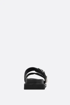 sandalo flat in pelle liscia con borchie