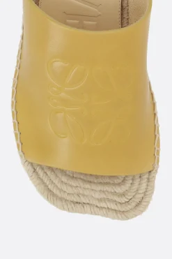 sandalo platform Petal in pelle liscia